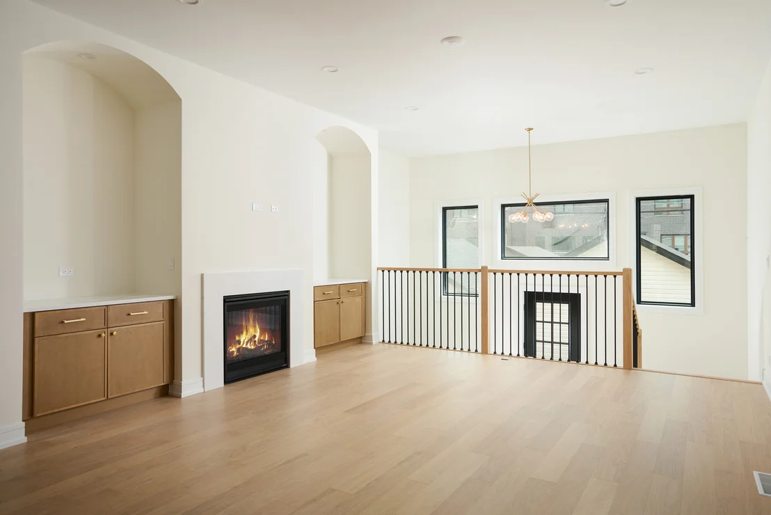 Photo of 513 W 28th Place