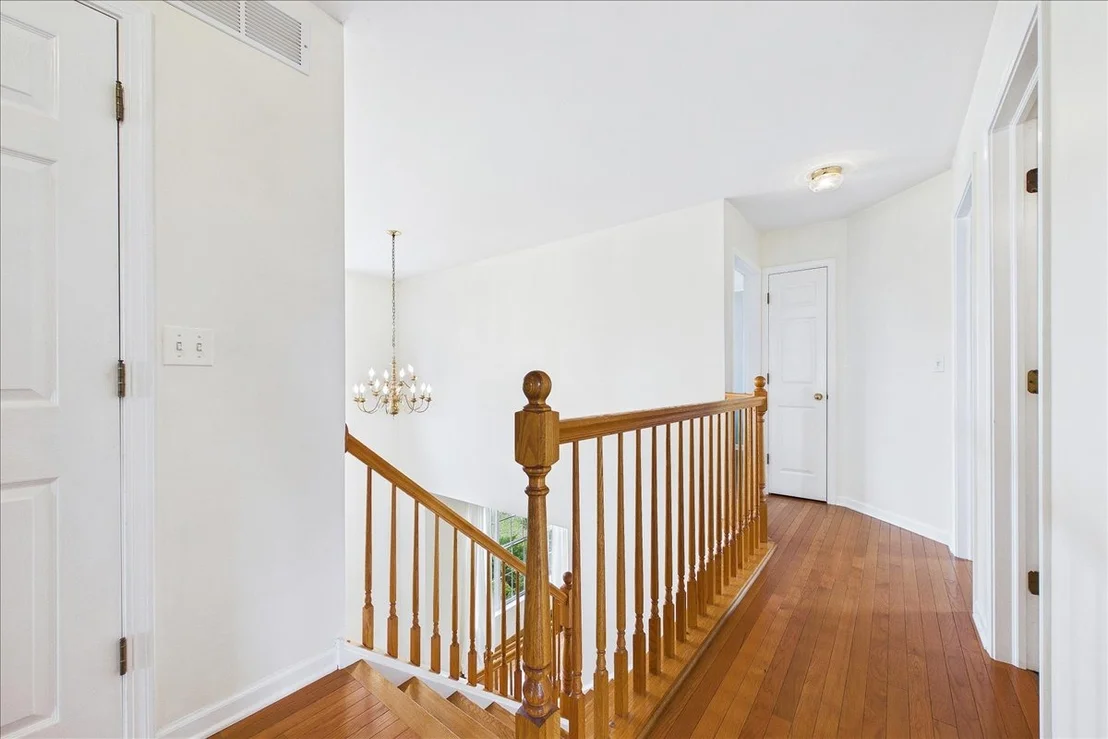 Photo of 913 Meadowridge Drive