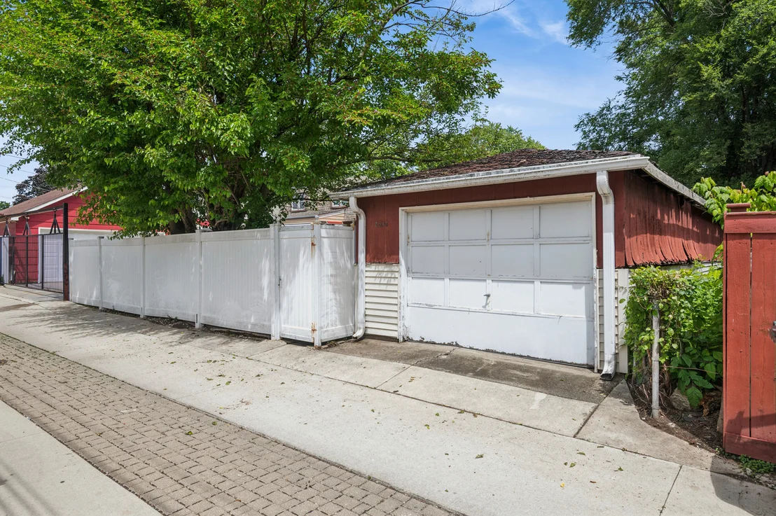 Photo of 2534 Maple Street