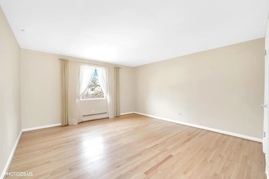Photo of 3235 Robincrest Drive