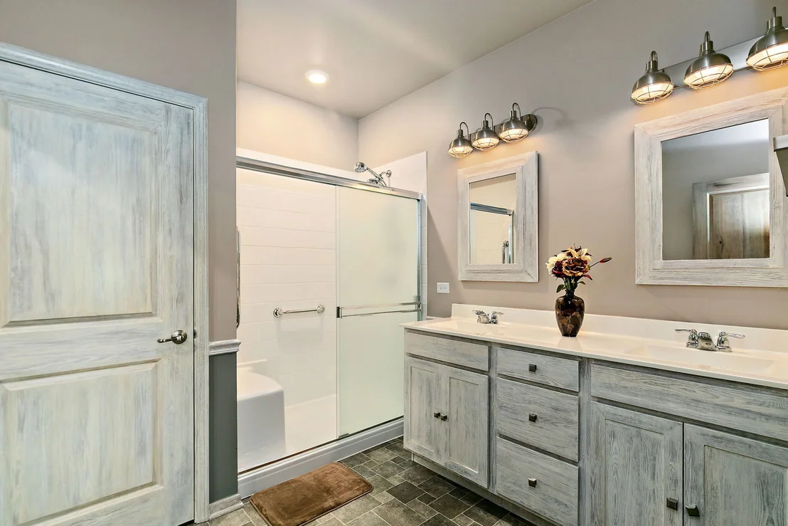 Photo of 979 Crestview Lane