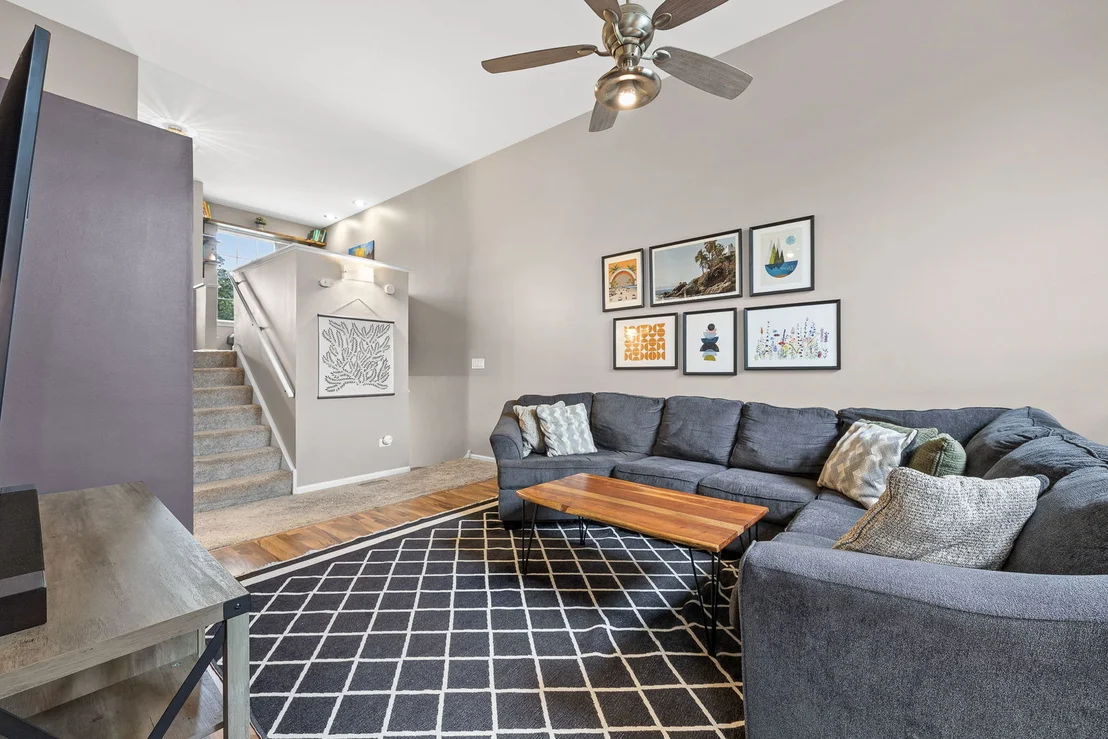 Photo of 347 Gladstone Lane