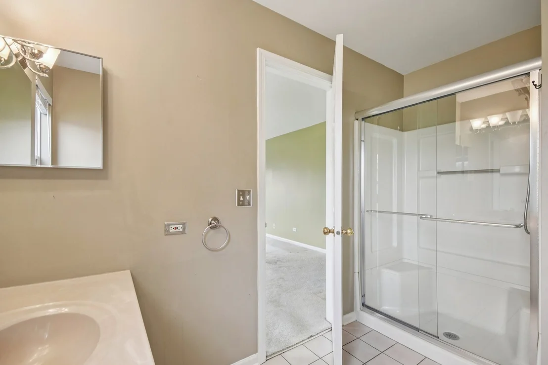 Photo of Unit D at 402 Woodview Circle