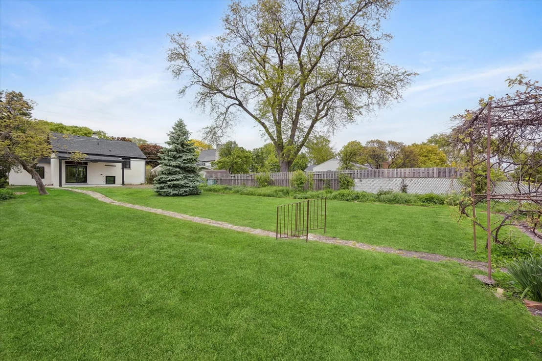 Photo of 33 Chestnut Avenue