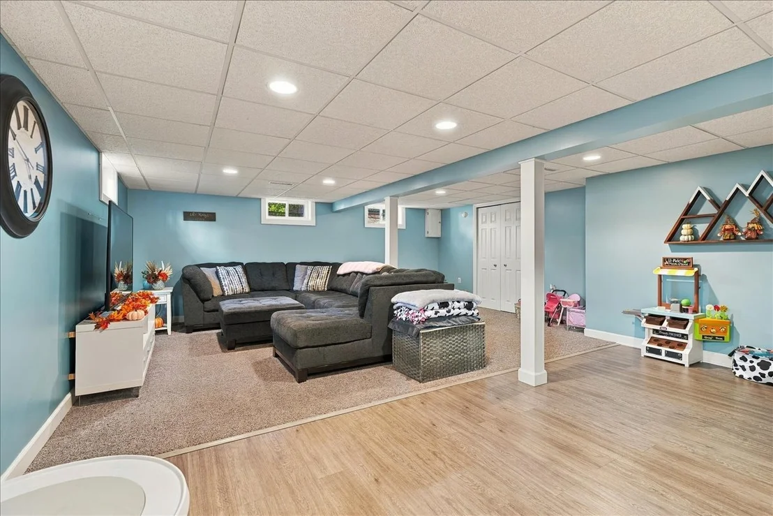 Photo of 1211 Searle Drive