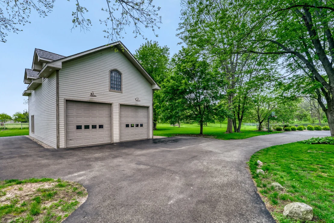 Photo of 39W526 Lori Lane
