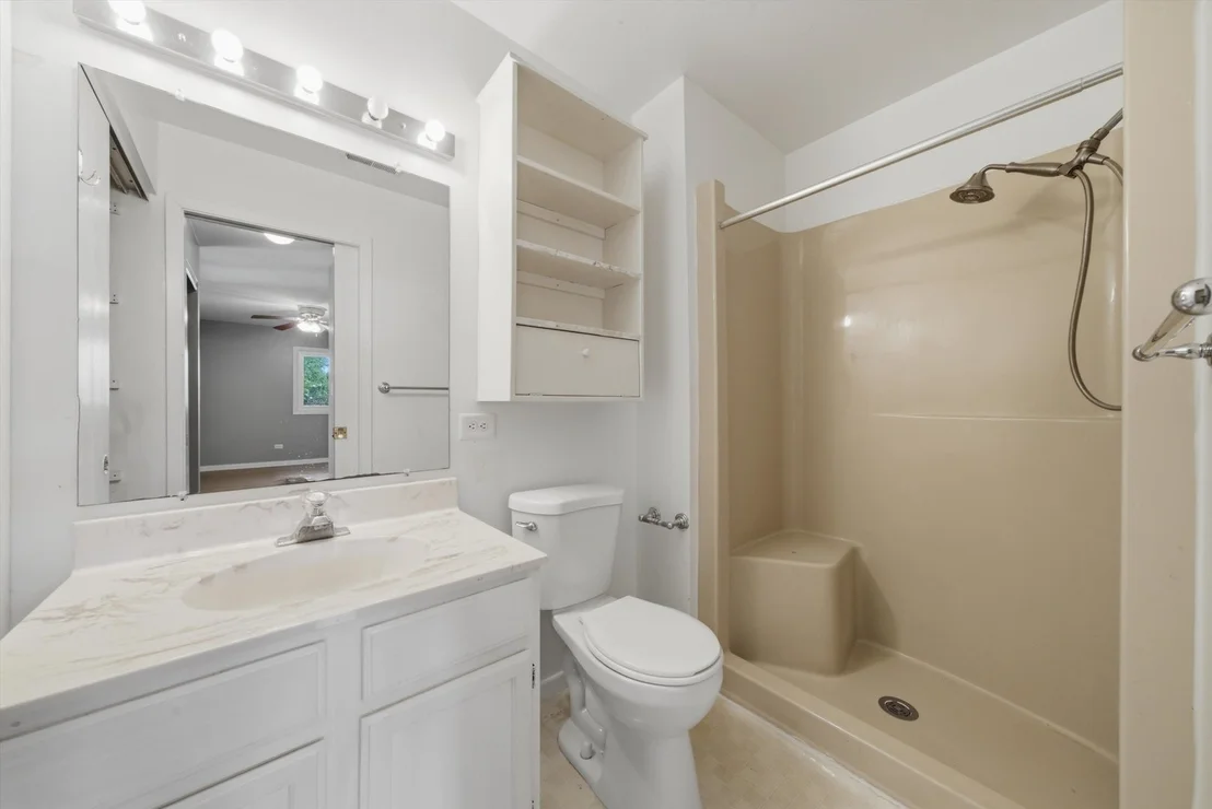 Photo of Unit M5 at 1422 Stonebridge Circle