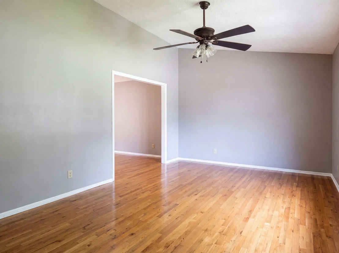 Photo of 1503 Featherstone Road