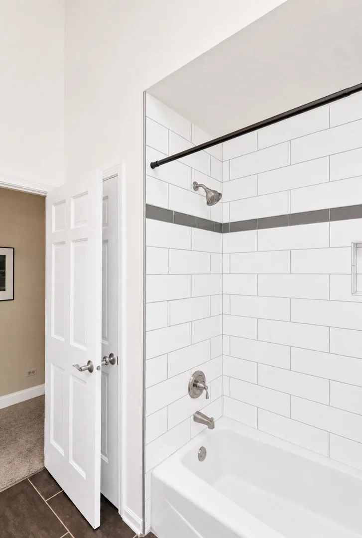 Photo of 2045 Somerset Lane