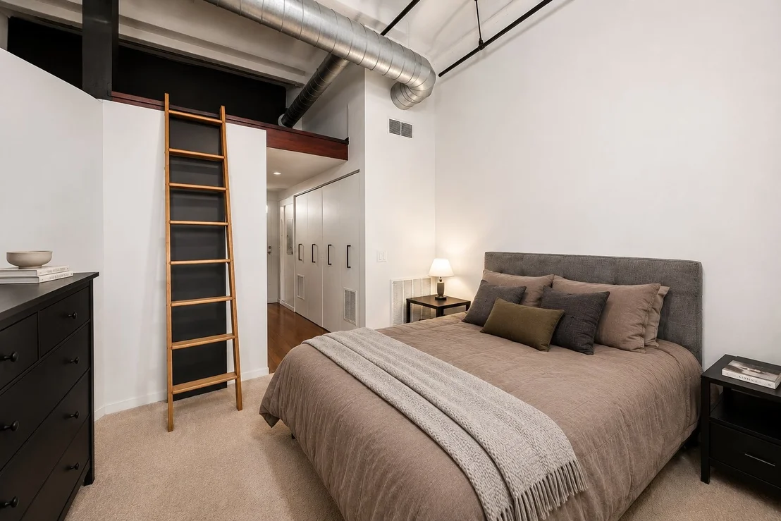 Photo of Unit 216 at 1000 W WASHINGTON Boulevard