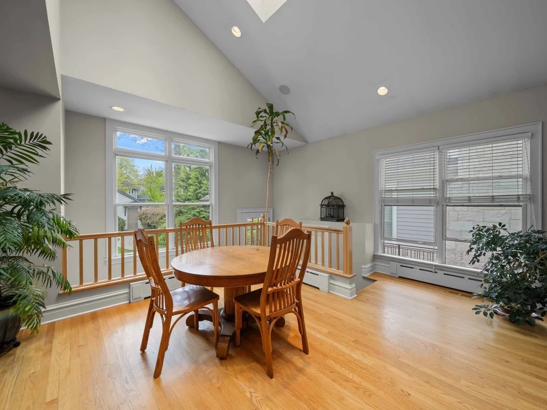 Photo of 1115 Forest Avenue