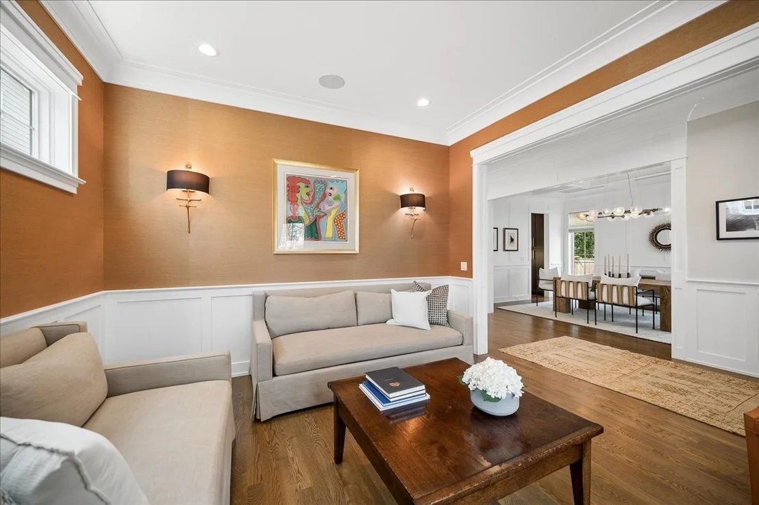 Photo of 1121 Forest Avenue