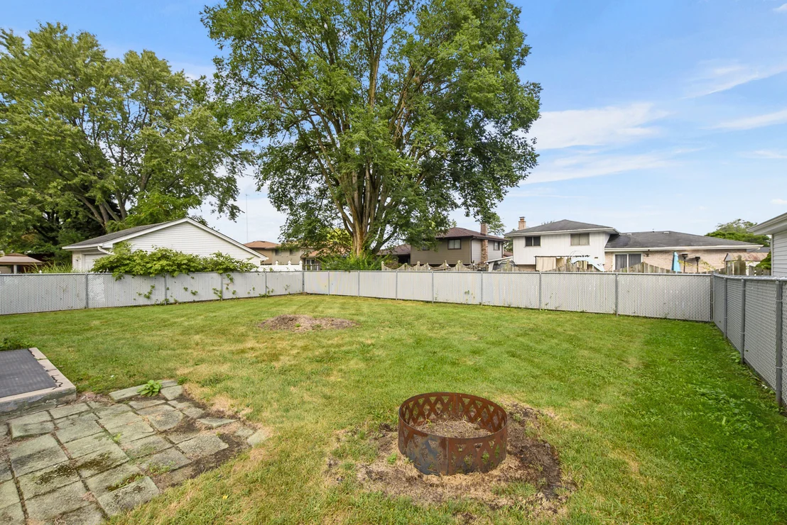 Photo of 17531 Henry Street