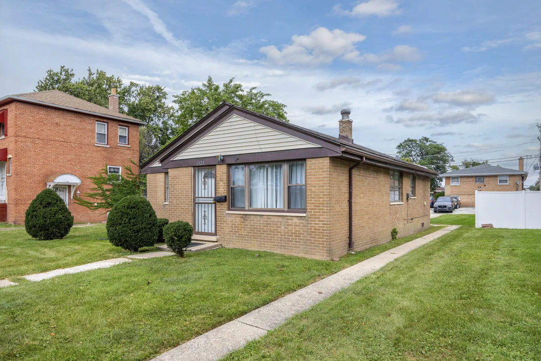 Photo of 2121 S 14th Avenue