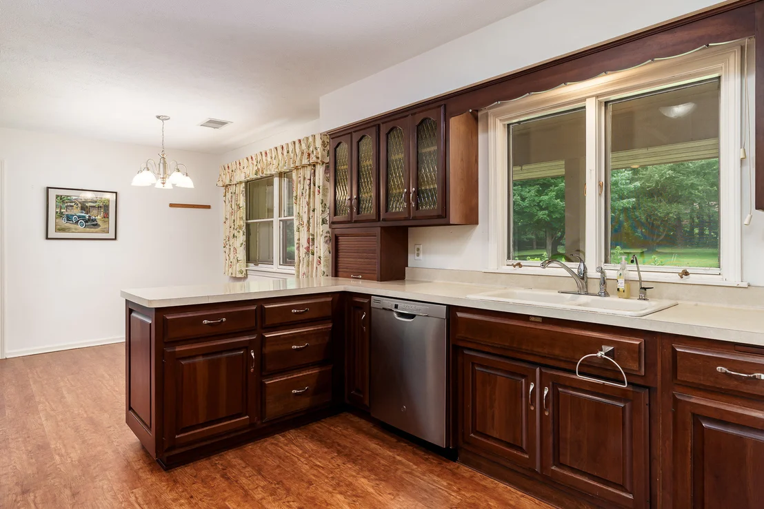 Photo of 7889 Shaw Road