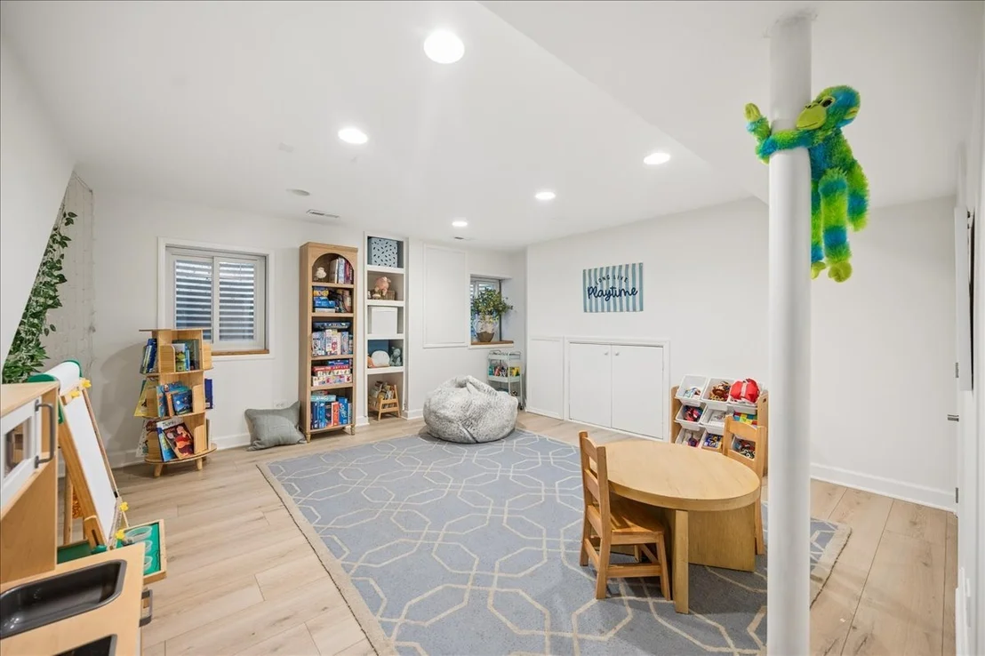 Photo of 1105 Blackthorn Lane