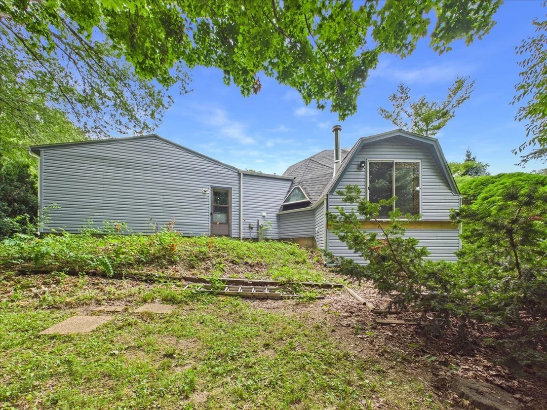 Photo of 1636 Larchmont Road