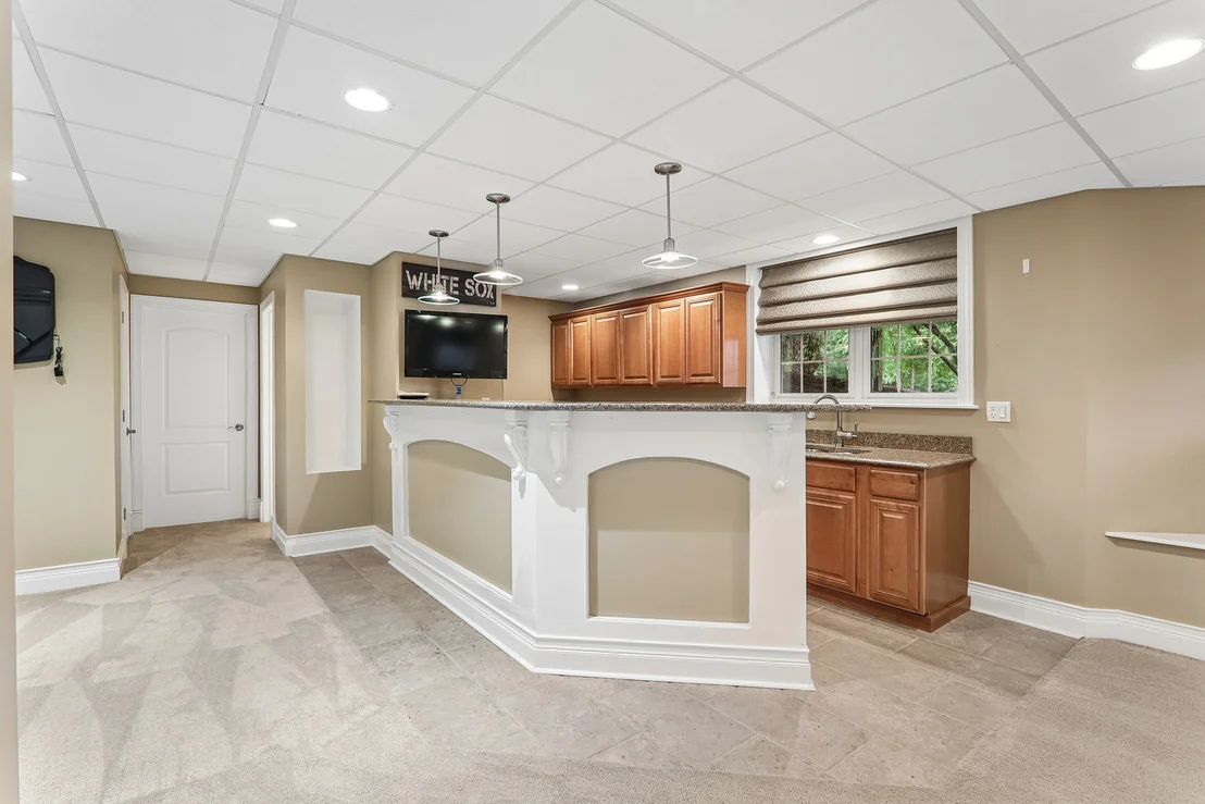 Photo of 385 Valley Way
