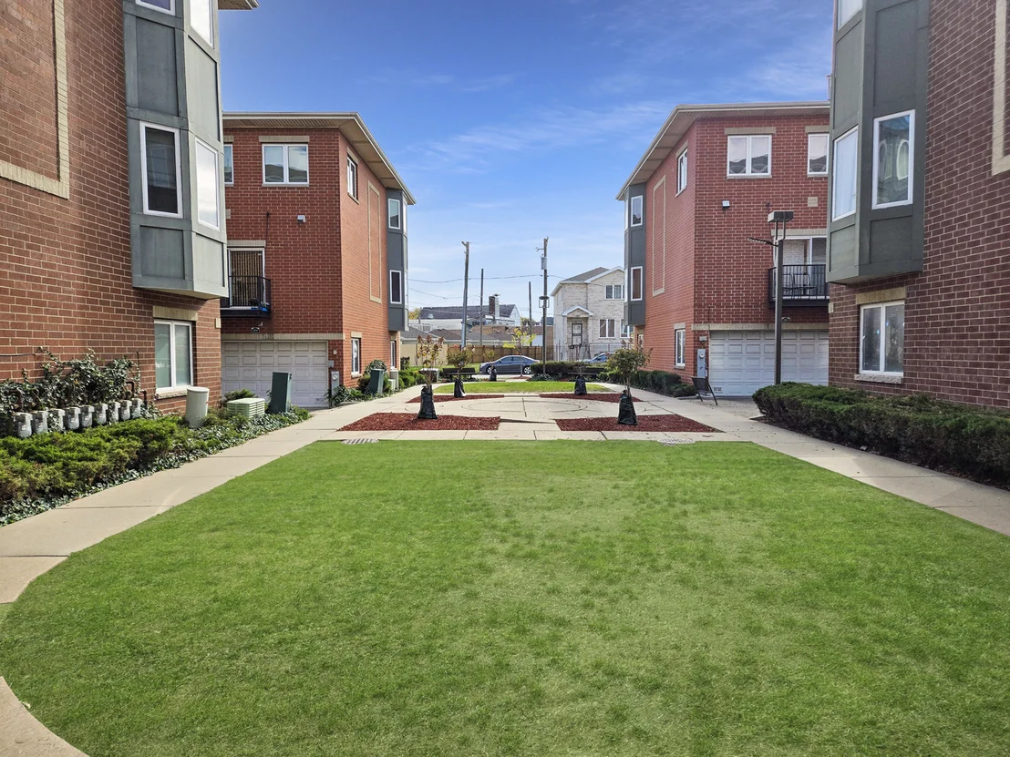 Photo of 2415 W 32nd Place