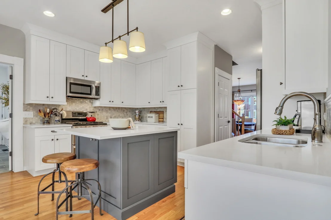 Photo of 983 Mount Vernon Drive