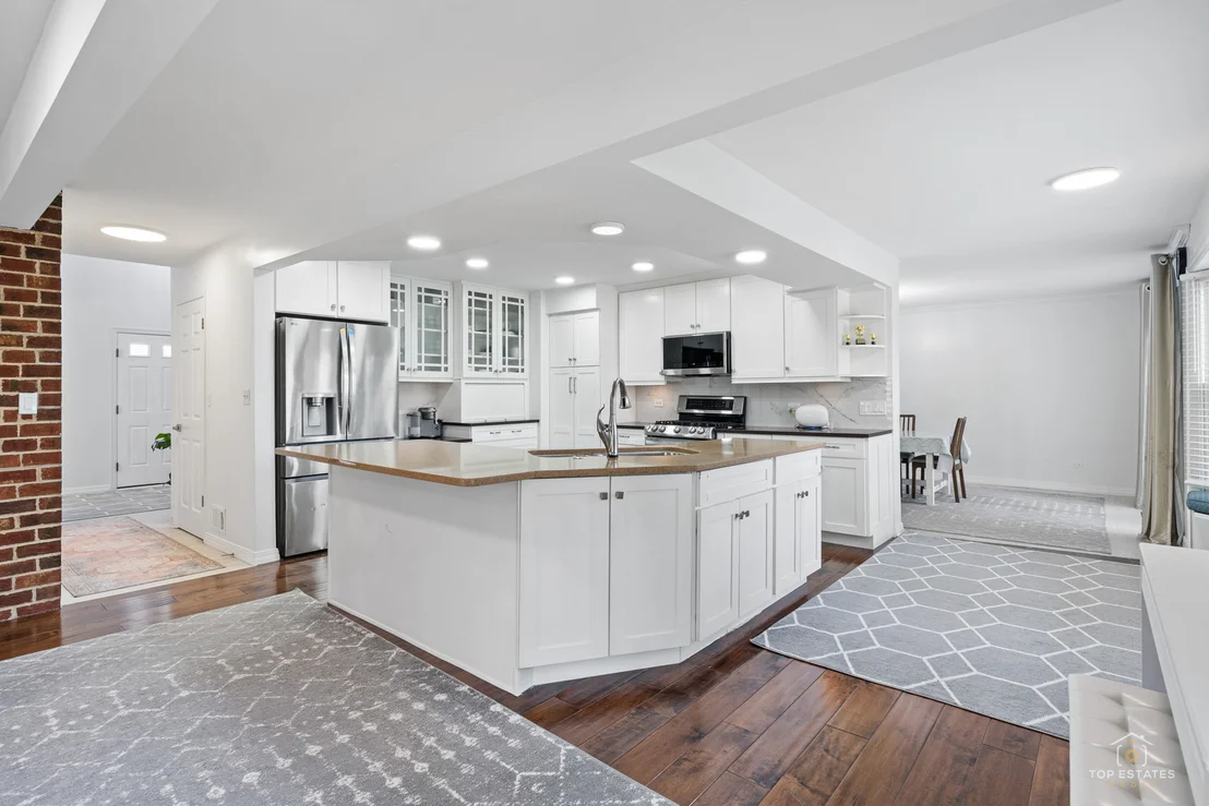 Photo of 887 N Dovington Court
