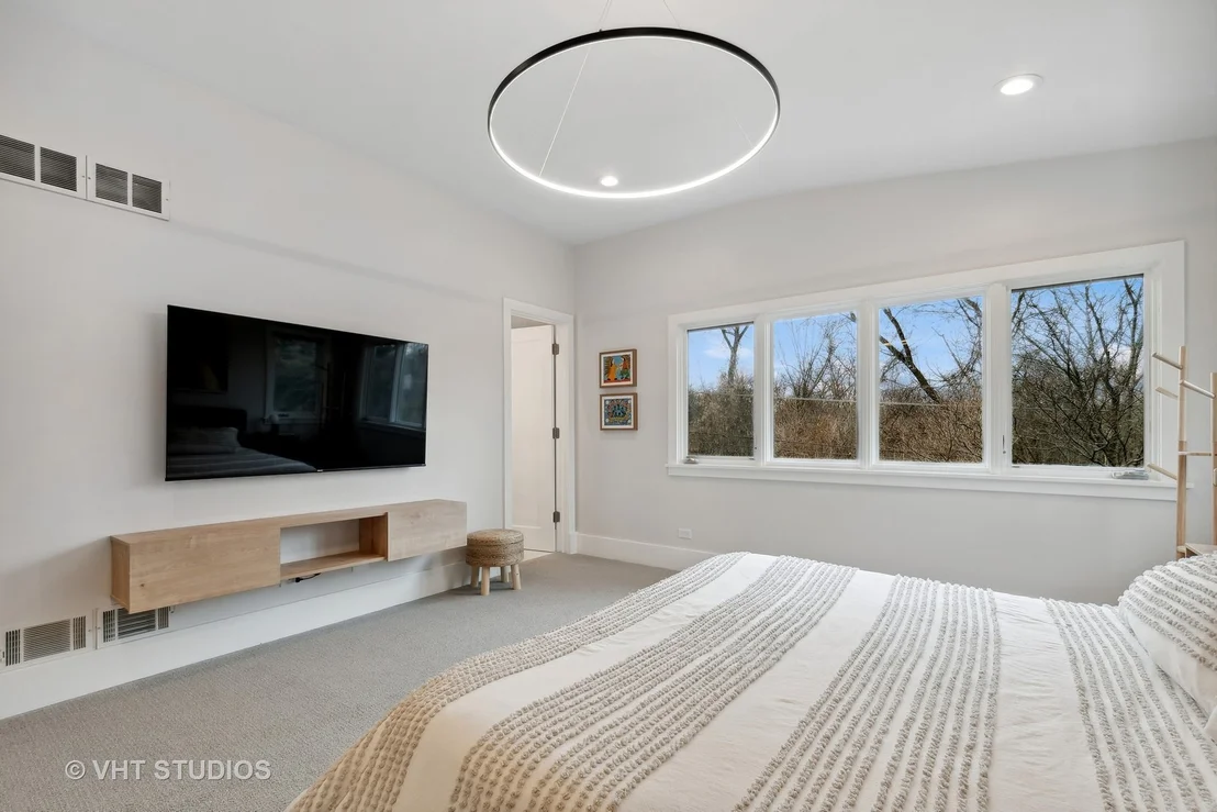 Photo of 1020 Edgebrook Lane