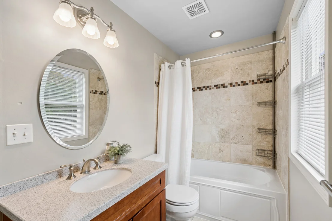 Photo of 402 Crescent Street
