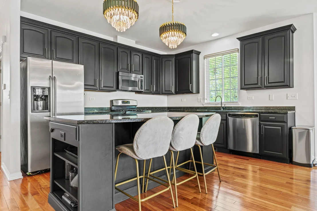 Photo of 325 Hemlock Lane