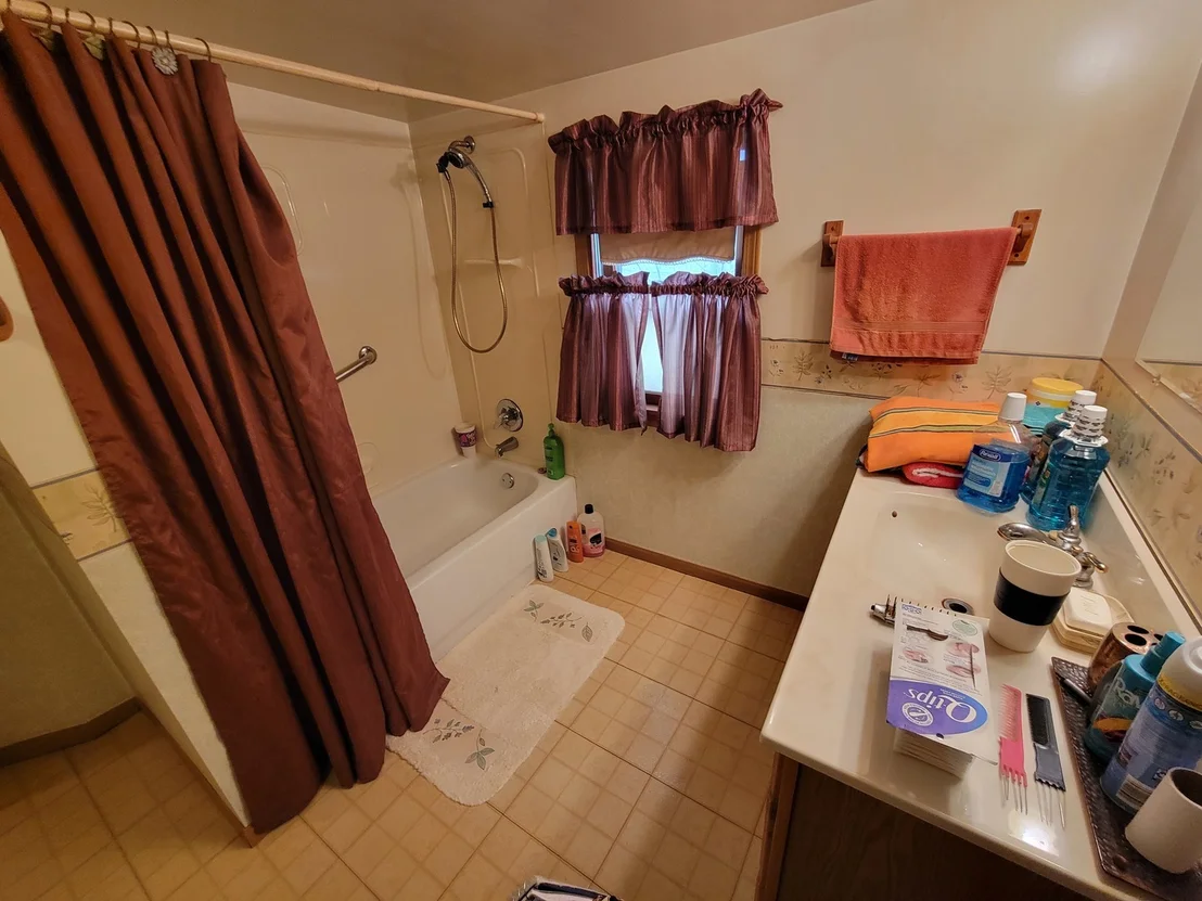 Photo of 408 E 4th Street