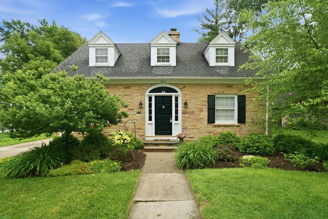 Photo of 415 N Worth Avenue