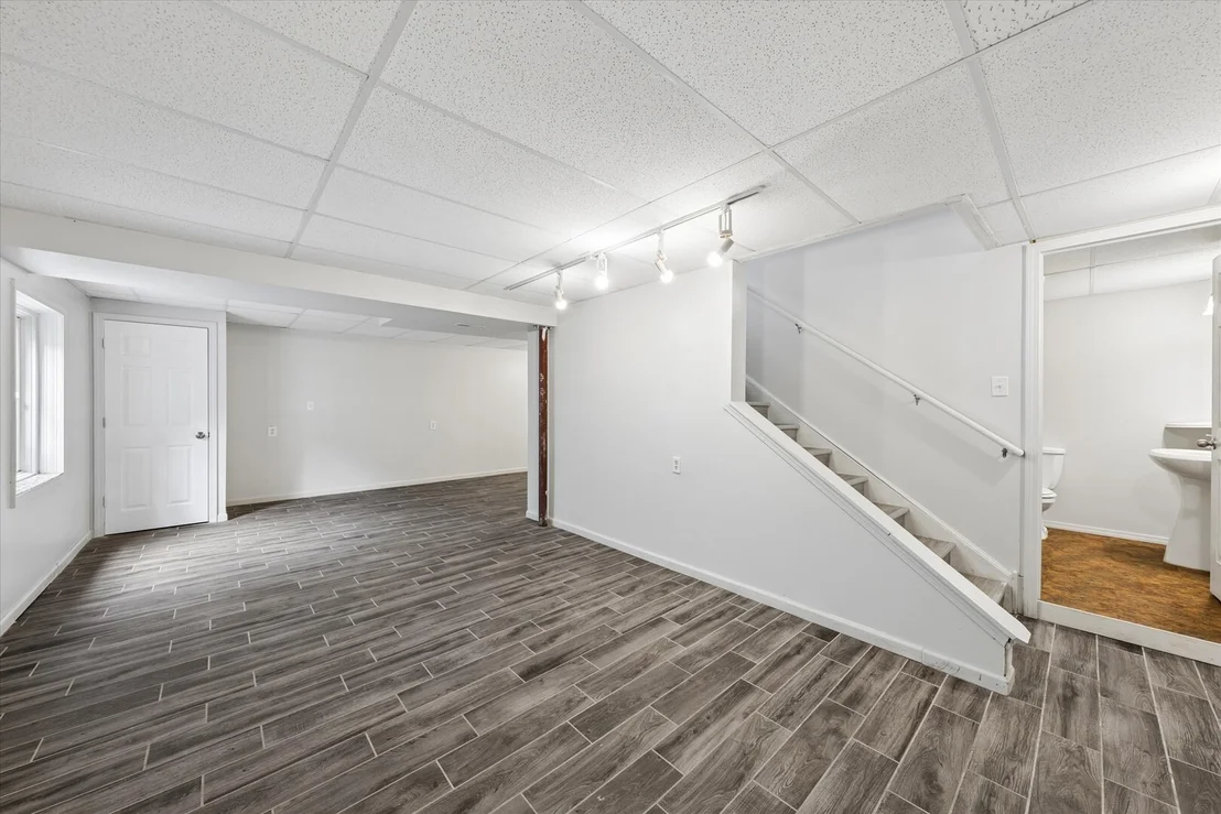 Photo of 7805 MOSSHEATHER Drive