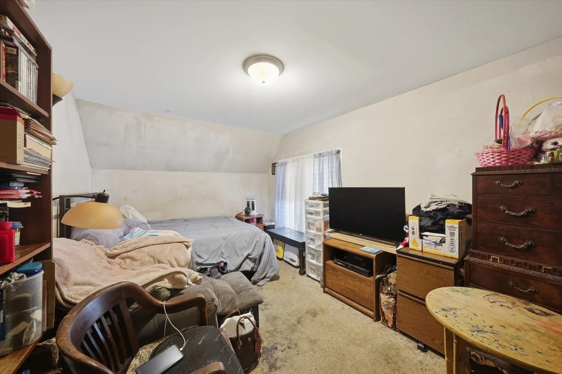 Photo of 1329 MAPLE Avenue