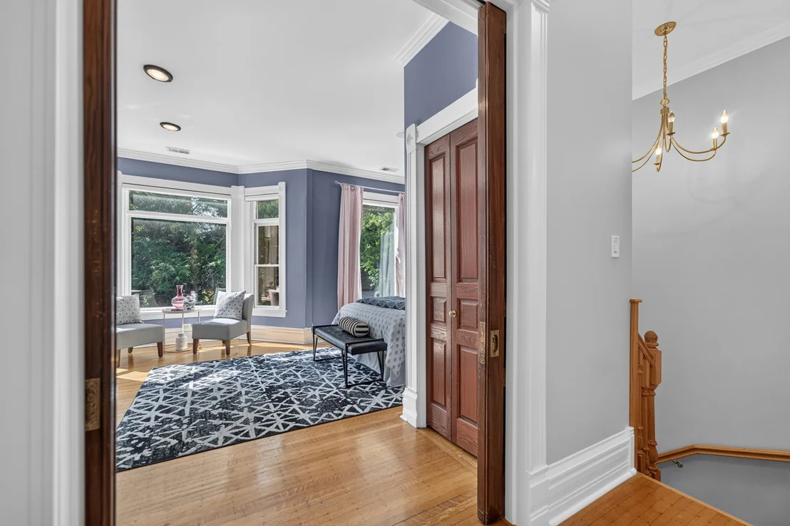 Photo of 634 W Briar Place