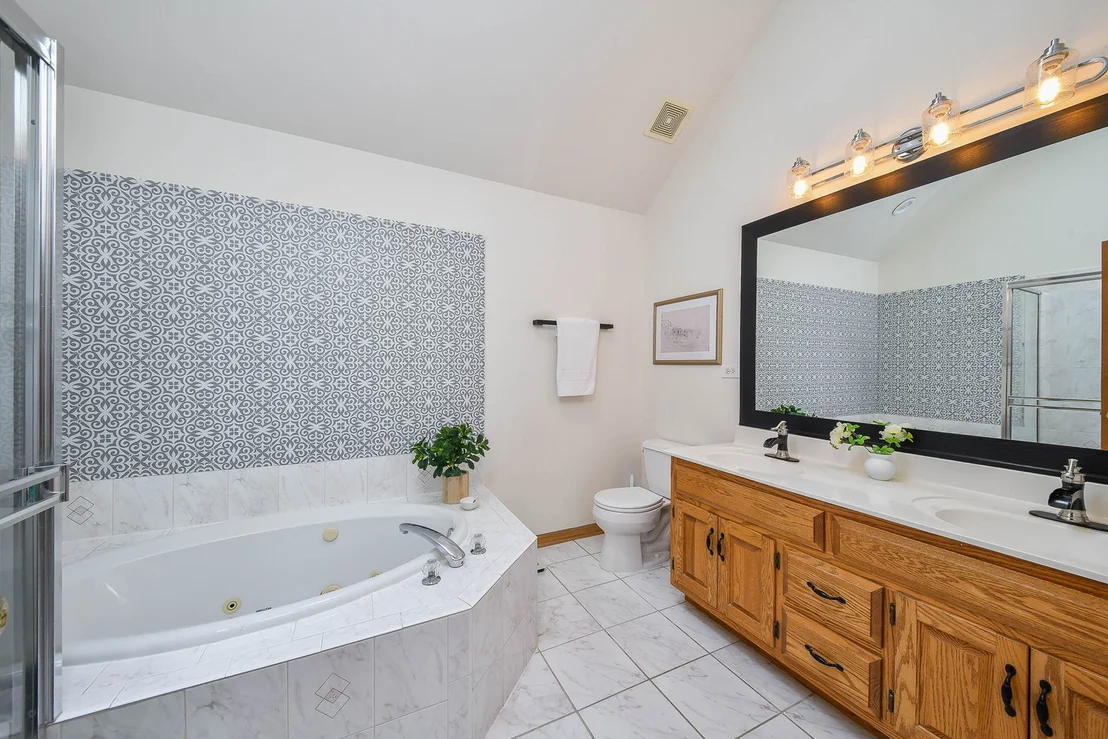 Photo of 635 Samantha Circle