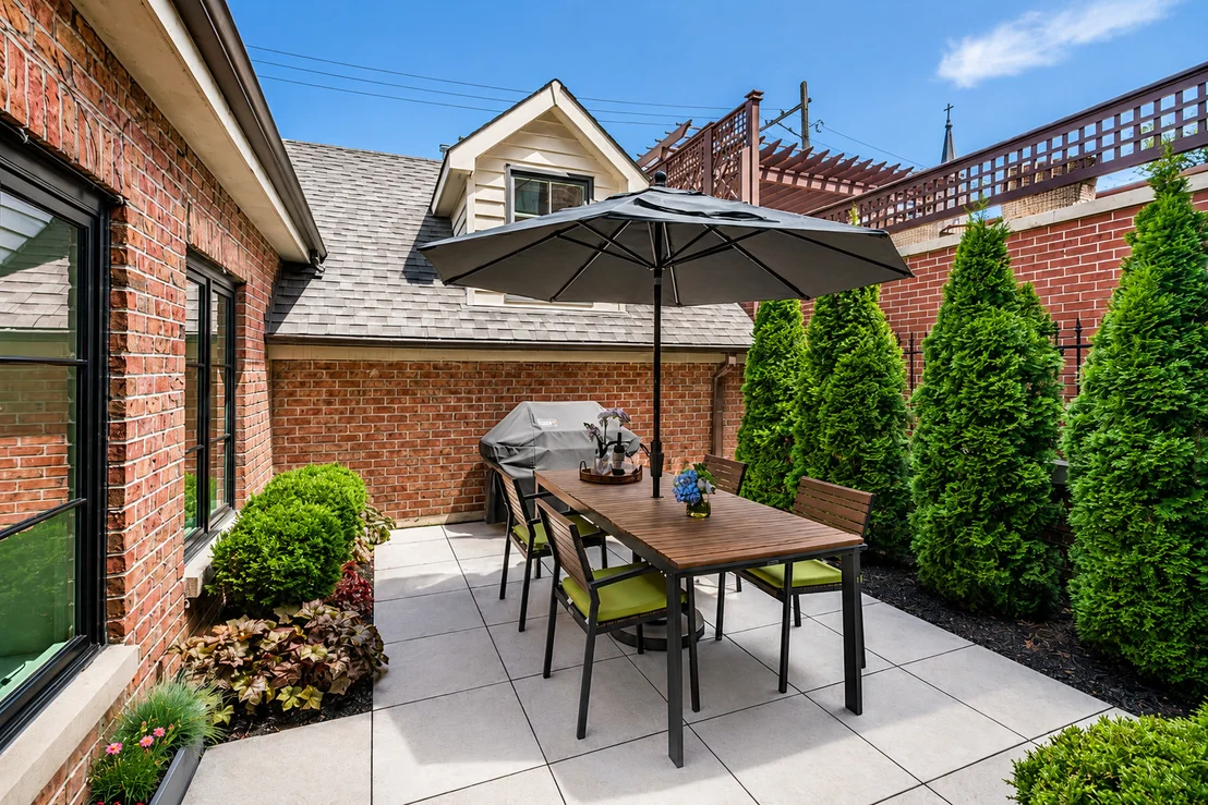 Photo of 1739 N Mohawk Street