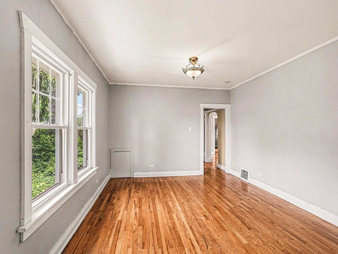 Photo of 1094 Walter Avenue