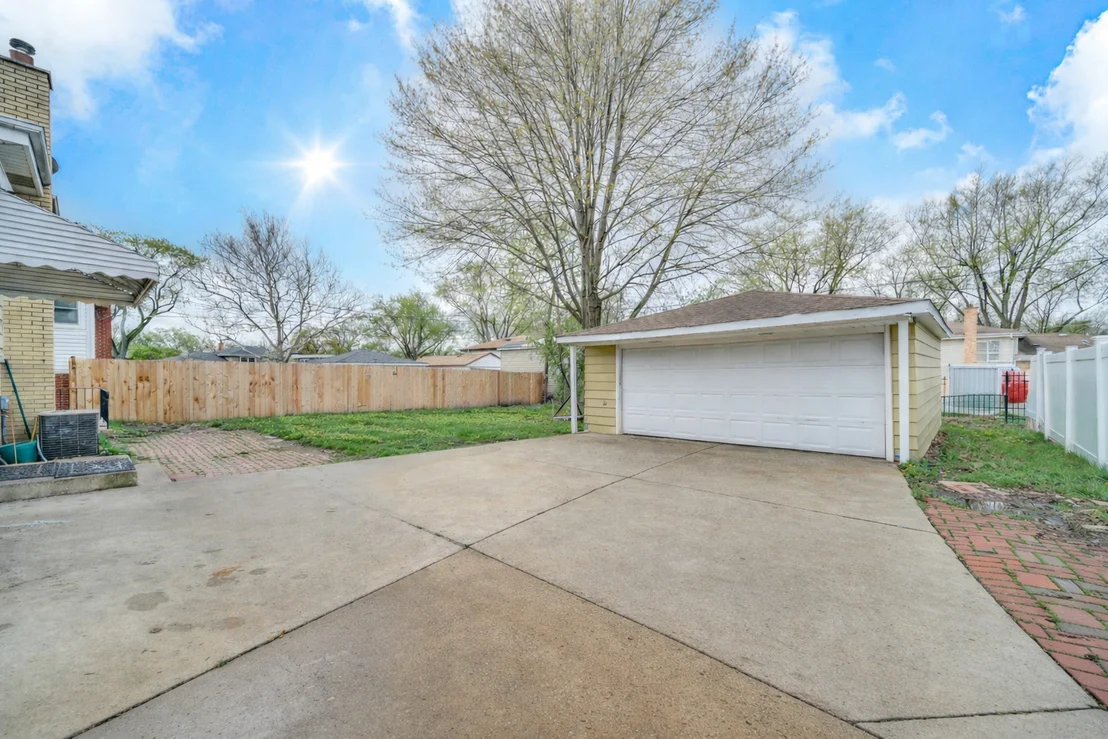 Photo of 10 N ADAMS Drive