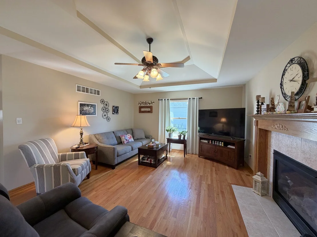Photo of 1425 Argyle Lane N