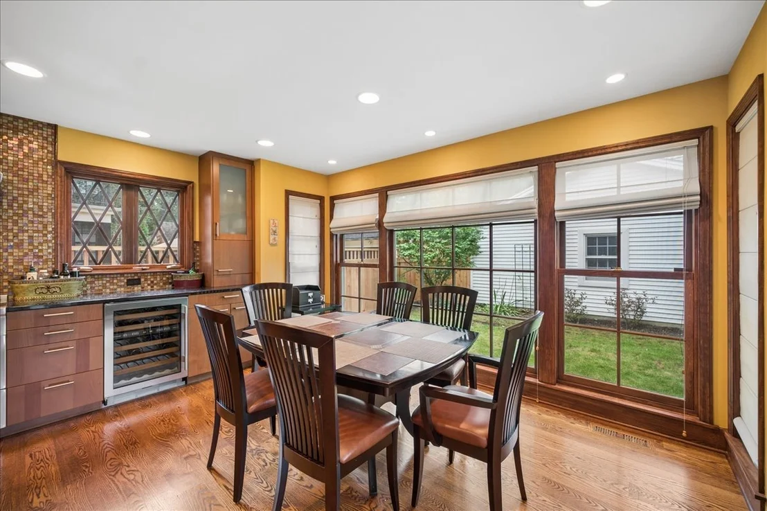 Photo of 2448 Central Park Avenue