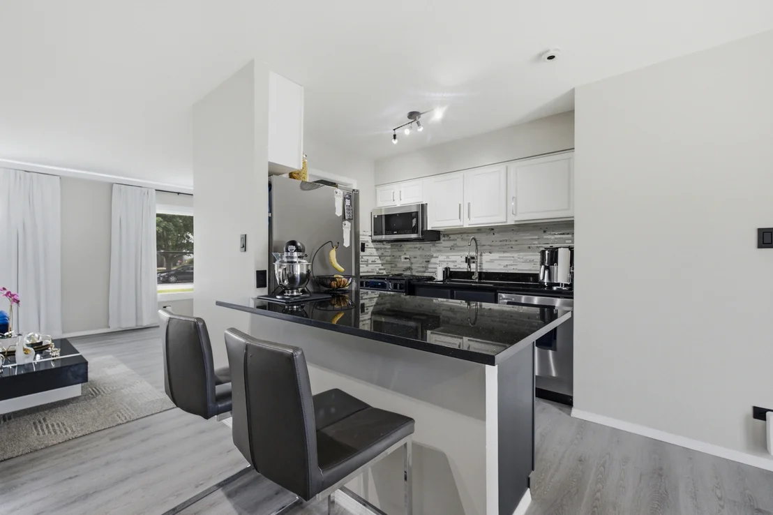 Photo of 1470 Devonshire Lane