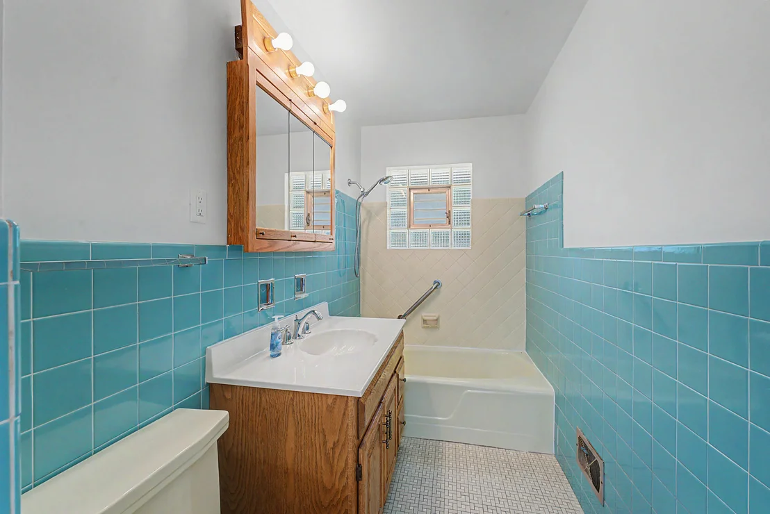 Photo of 332 Crescent Drive