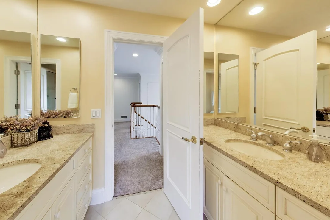 Photo of 1229 Fairfield Road
