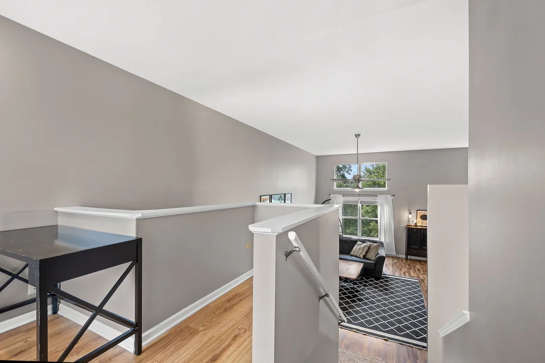 Photo of 347 Gladstone Lane