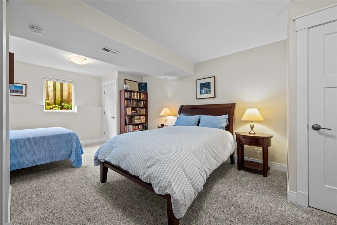 Photo of 1136 Florence Avenue