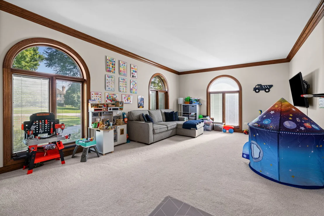 Photo of 5657 Oakwood Circle