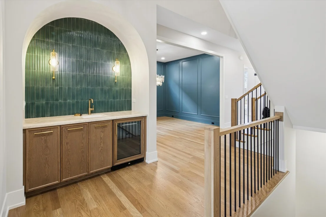 Photo of 498 W 3rd Avenue