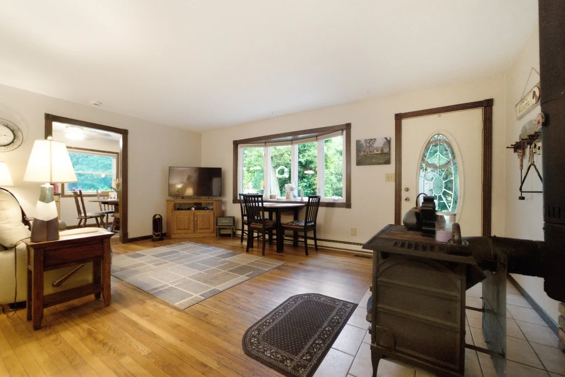 Photo of 330 S 5000w Road