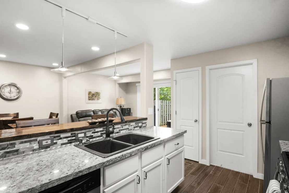Photo of 13 Dumbarton Oaks Place