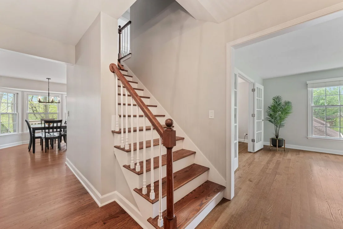 Photo of 635 Oakview Drive