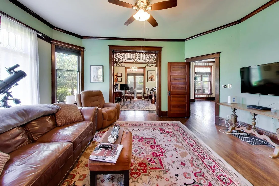Photo of 582 PARK Street